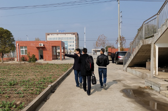 鼎泰儲濤陪同賽默飛李劍峰參觀鼎泰生產(chǎn)基地