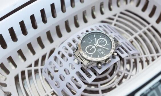 超聲波清洗機(jī)清洗手表的流程和注意事項(xiàng)